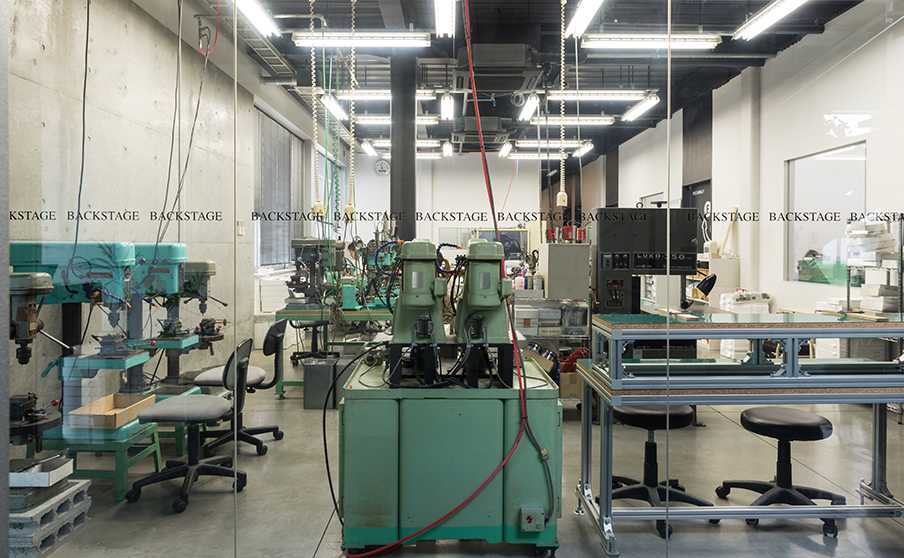 KANEKO OPTICAL自家工厂“后台”